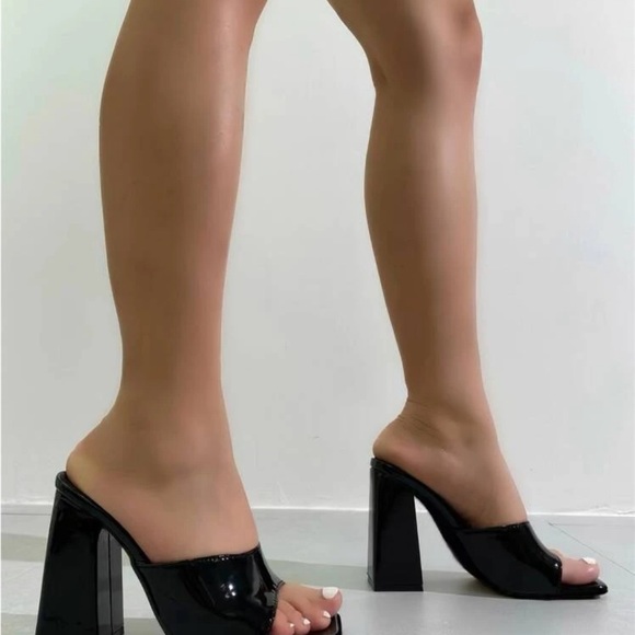 Heels - Picture 3 of 3